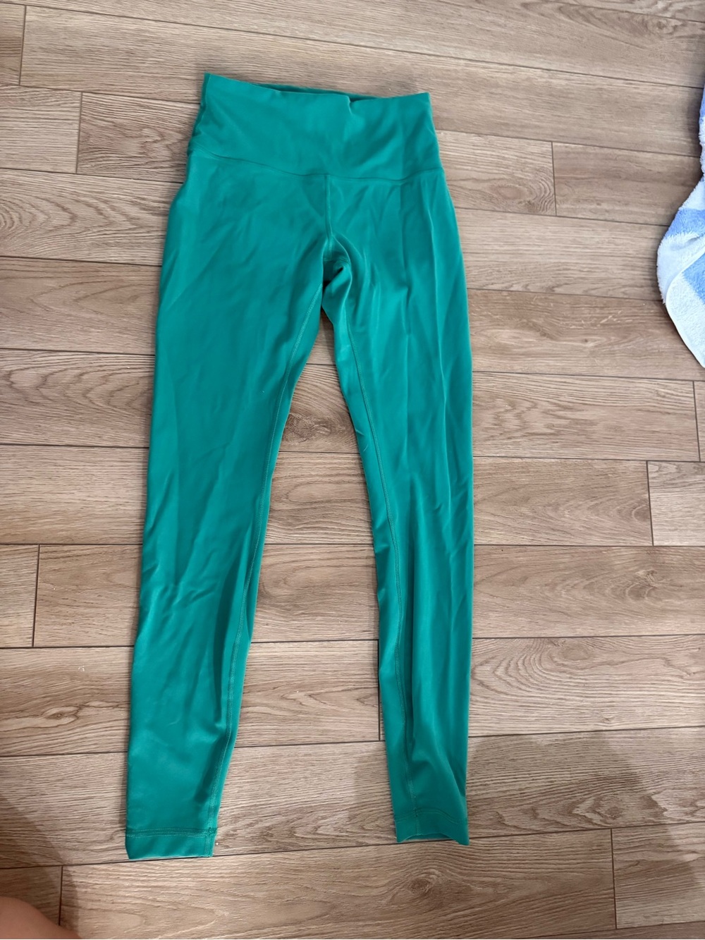 Lululemon Kelly Green High-Rise Leggings - Size 6 💚